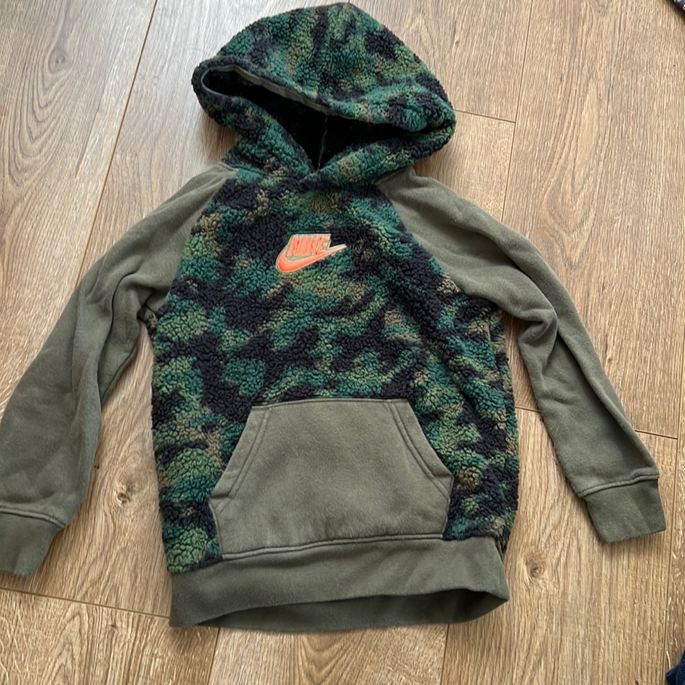 Nike Fleece Sweatshirt XS (4) in Camo